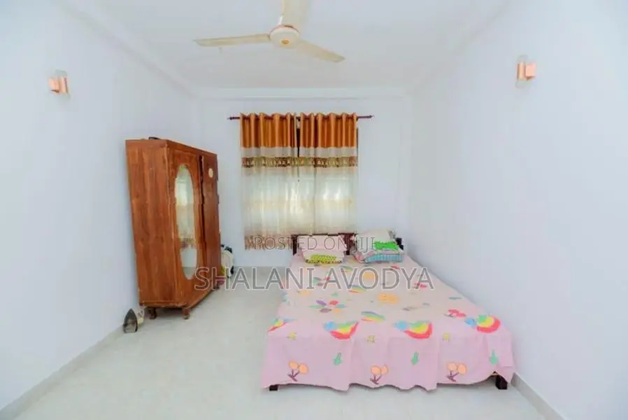 Spacious 2-Story 5-Bedroom House For Rent Galle