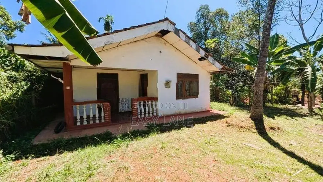 ඉඩමේ වටිනාකමට නිවස / CA 12565