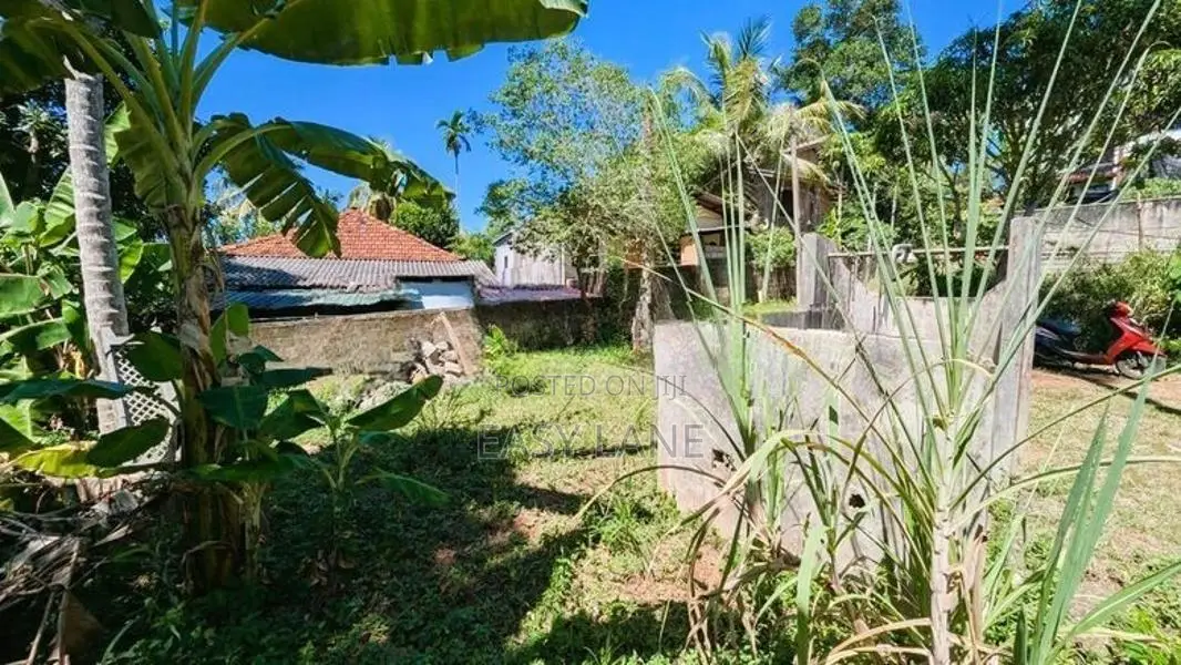 ඉඩමේ වටිනාකමට නිවස / CA 12565