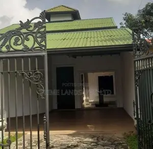 4 Bed Rooms House in Gampaha Wijaya Road