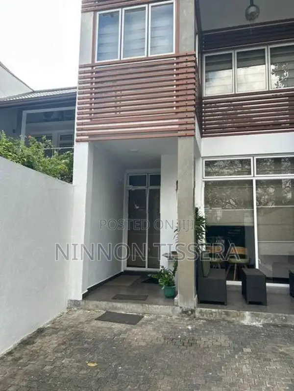 House for sale in Lake Road
