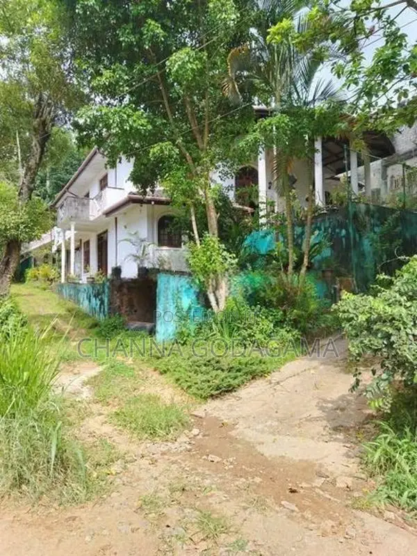 Two-Storey House With Land For Sale – Karamada, Gelioya Town