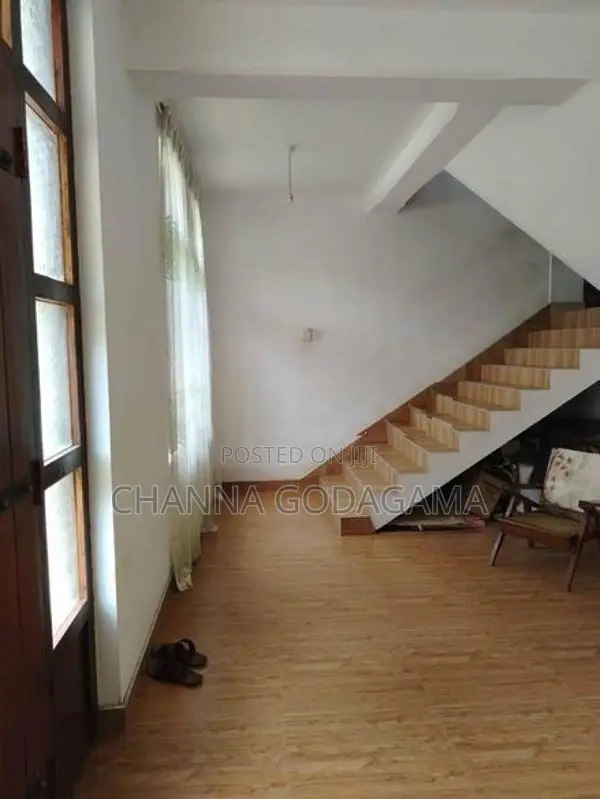 Two-Storey House With Land For Sale – Karamada, Gelioya Town