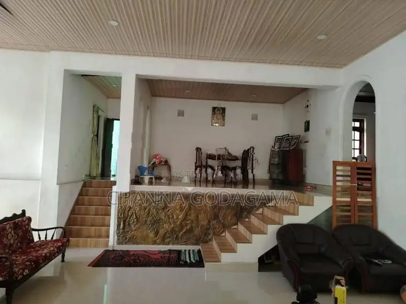 Two-Storey House With Land For Sale – Karamada, Gelioya Town
