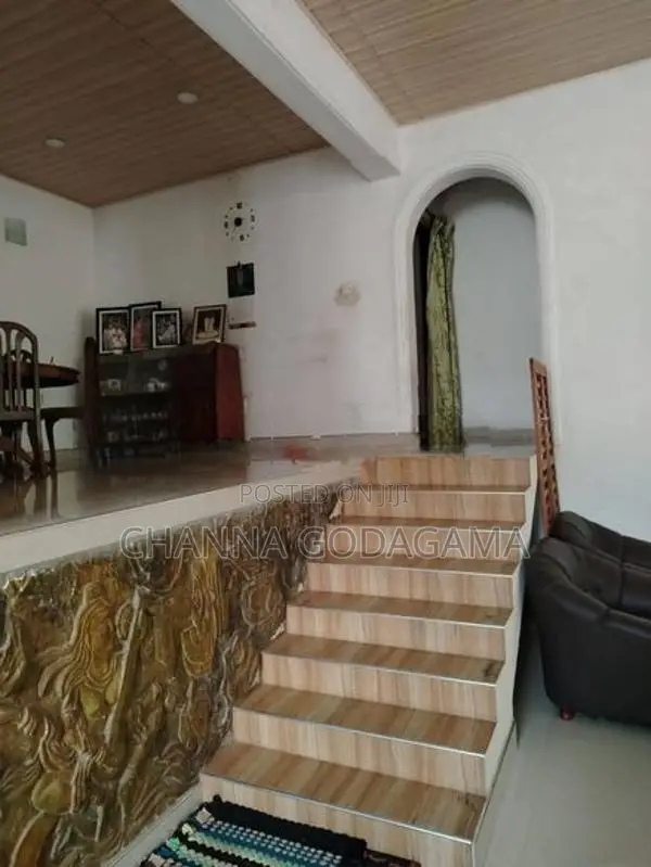 Two-Storey House With Land For Sale – Karamada, Gelioya Town