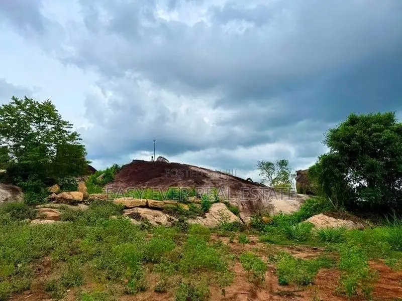 කොළඹට ආසන්නව සරුසාරවත් පොල් වගාව සමඟ 360° View Point එකක් / KK 16199