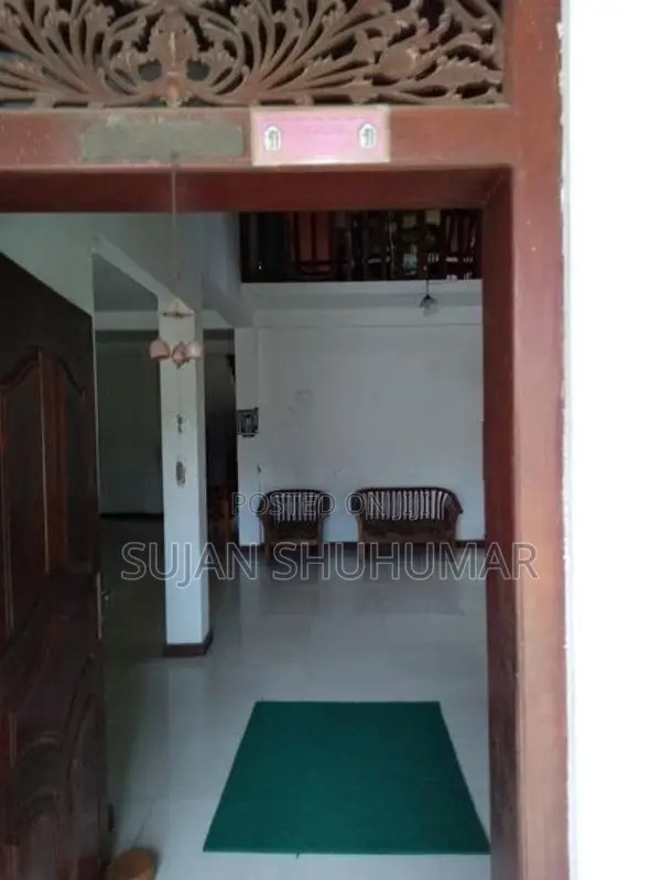 Two Storey House with Land for Sale in Kaduwela