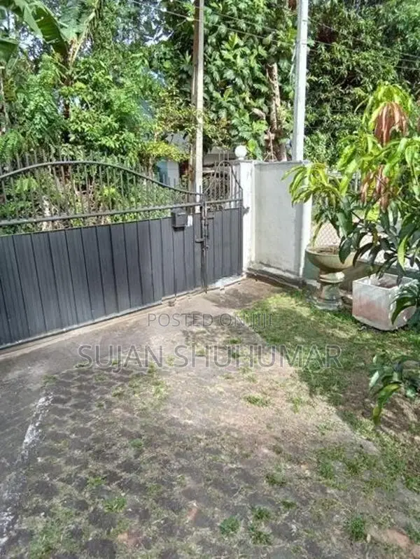 Two Storey House with Land for Sale in Kaduwela