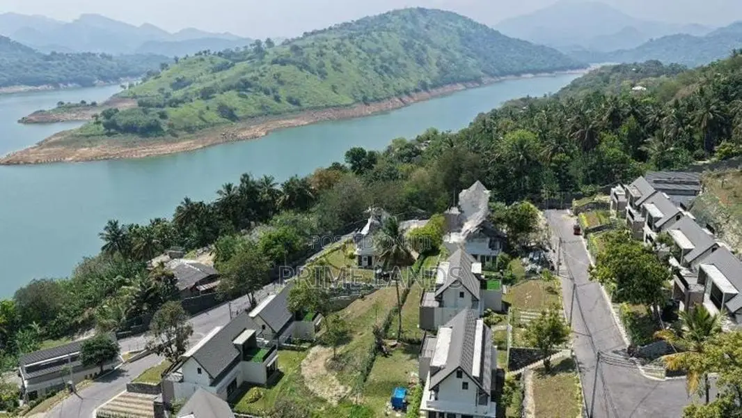 Digana Scottish island Victoria Reservoirs luxury Holiday villas
