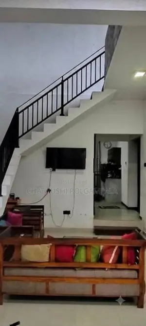 දෙමහල් නිවසක් විකිණීමට කොස්ගම