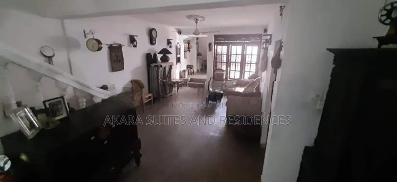 3700 Sq.ft - Commercial House for Sale CP53583