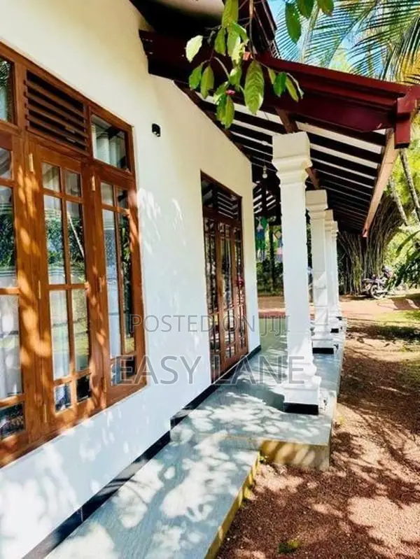 House for sale in pasyala / SA 14018