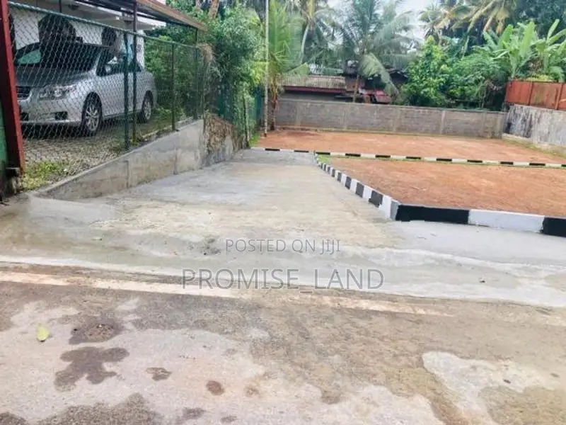 Kottawa Town Land for Sale T01