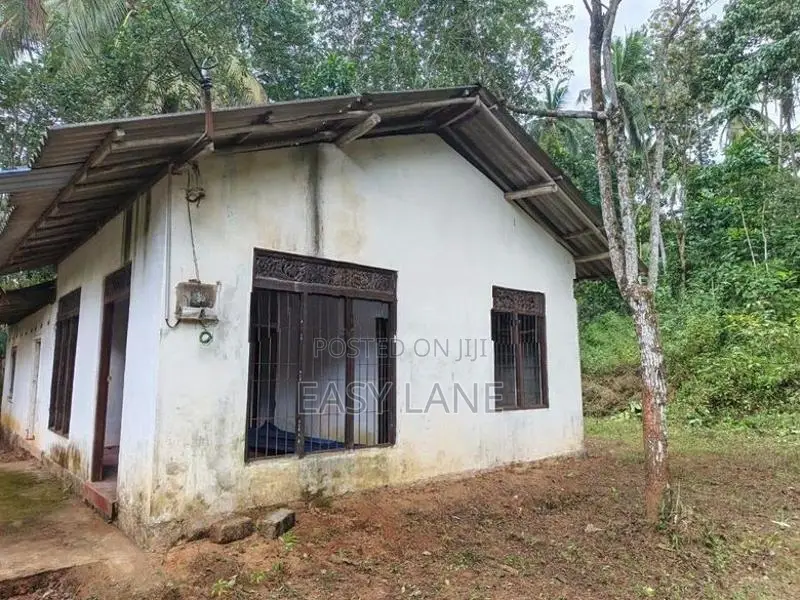 House for sale in Aththanagalla / SA 15433