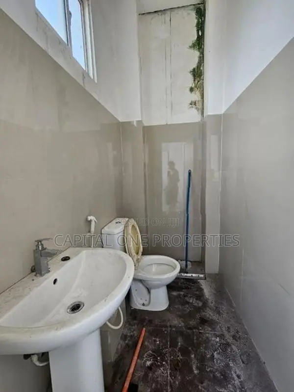 Office Space For Rent In High level road Nugegoda - 3717U/1