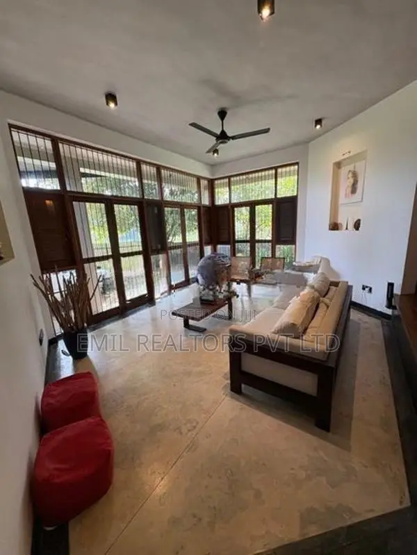 4 Bedroom Luxury House for Rent – Pannipitiya / Maharagama (EM103RK)