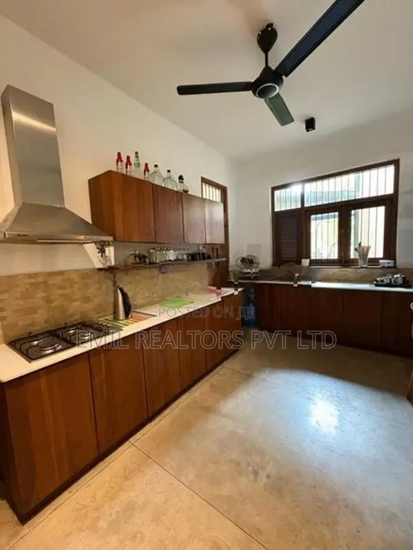4 Bedroom Luxury House for Rent – Pannipitiya / Maharagama (EM103RK)