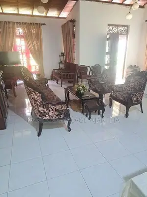 පානදුර, හිරණ නේවාසික පරිසරයක පිහිටි ඉඩම සහ දෙමහල් නිවස වහාම විකිණීමට