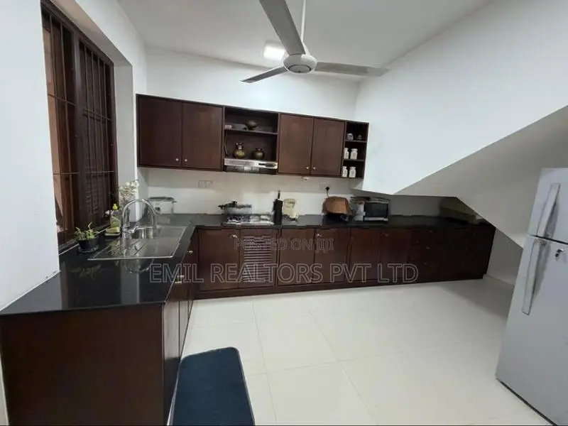 4 Bedroom Semi-Furnished Luxury House for Rent at Pita Kotte (EM057AC)