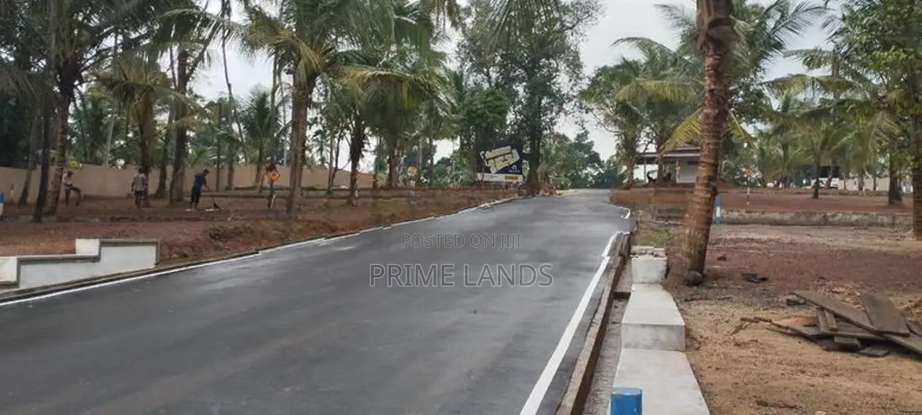 කඩවත අධිවේගී පිවිසුමට නුදුරින් අගනා නෙවාසික බිම් කොටස් විකිණීමට