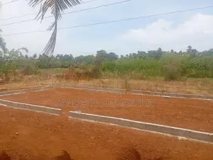 ඉඩමක් සමඟ නිවසක් විකිණීමට – ඇඹිලිපිටිය