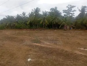 ඉඩමක් සමඟ නිවසක් විකිණීමට – ඇඹිලිපිටිය