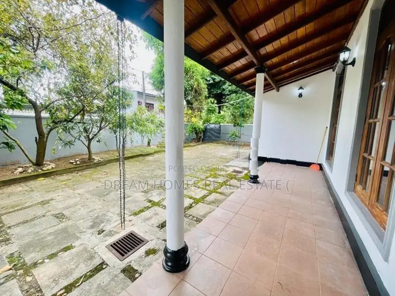 5-Bedroom House for Rent – Battaramulla, Koswatta