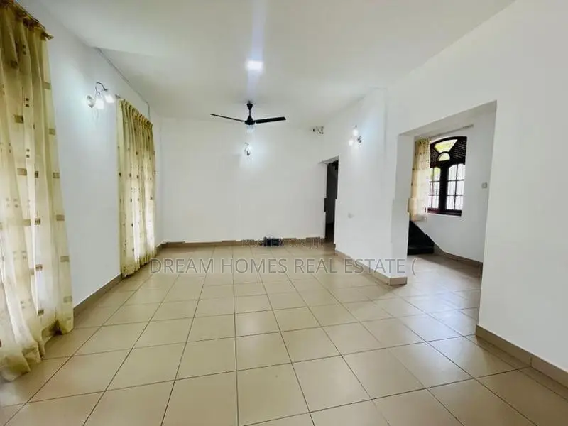 5-Bedroom House for Rent – Battaramulla, Koswatta