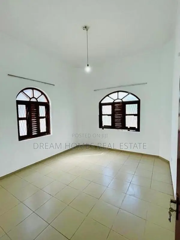 Spacious 4 Bedroom House for Rent – Kalalgoda, Thalawathugoda
