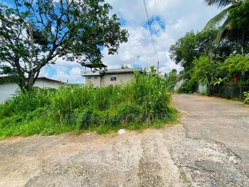9.5 Perches Land For Sale 900m to Cargills Athurugiriya