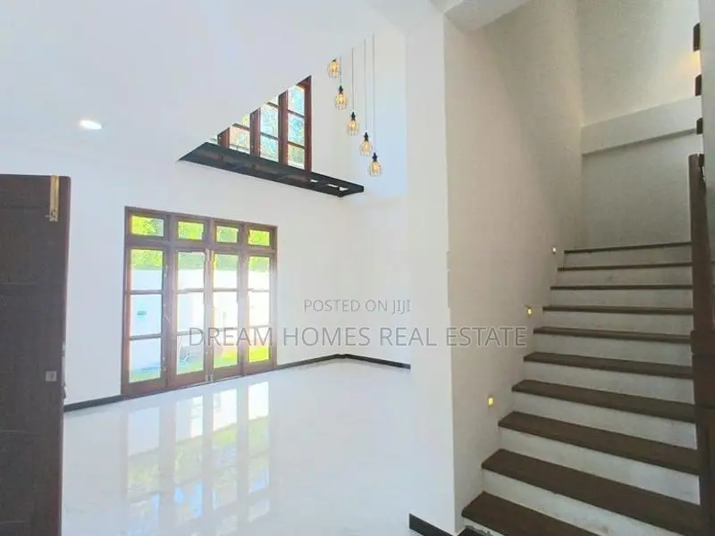 2-Storey House with Rooftop for Sale – Makandana