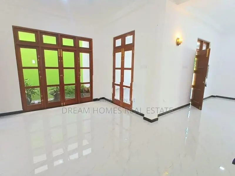 2-Storey House with Rooftop for Sale – Makandana