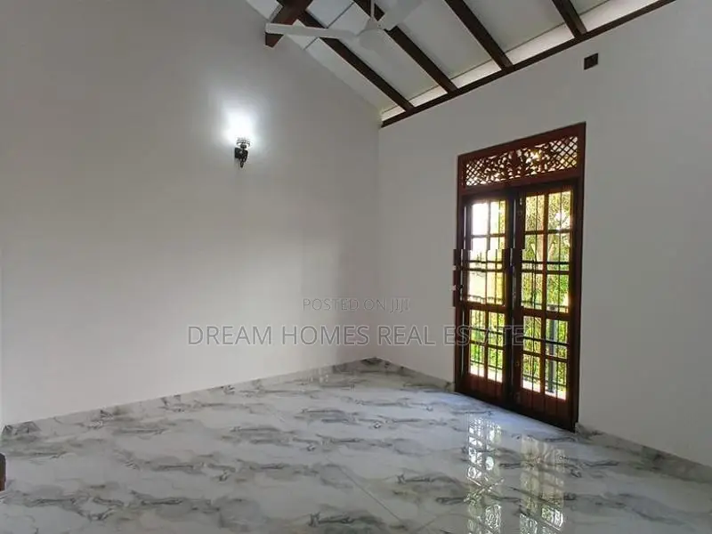 Three Storey Modern House for Sale – Makandana