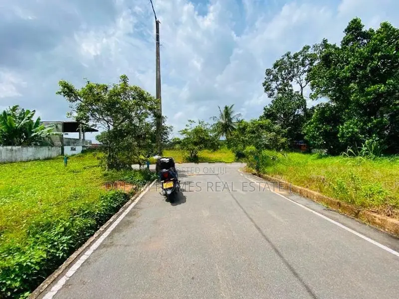 6.65 Perches Land For Sale Malabe Kahanthta Road