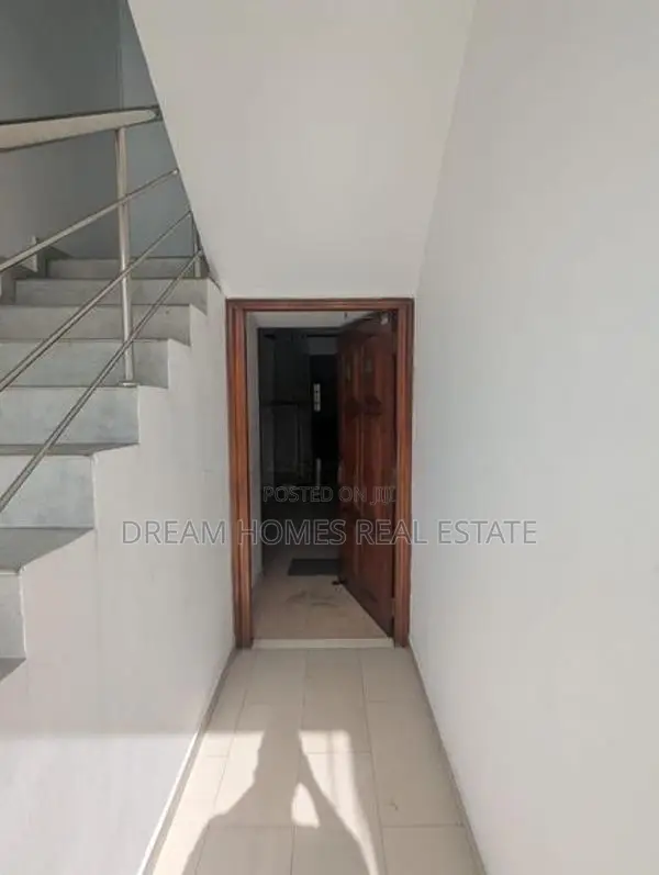 Commercial Building with Residential Units for Sale – Moragahahena