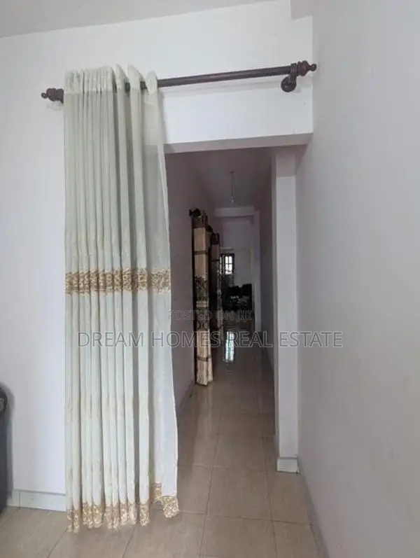 Commercial Building with Residential Units for Sale – Moragahahena