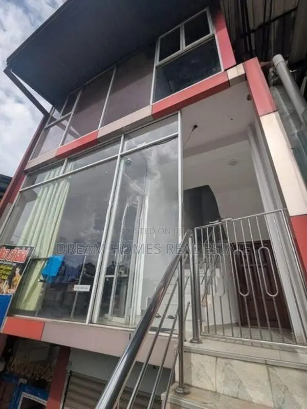 Commercial Building with Residential Units for Sale – Moragahahena