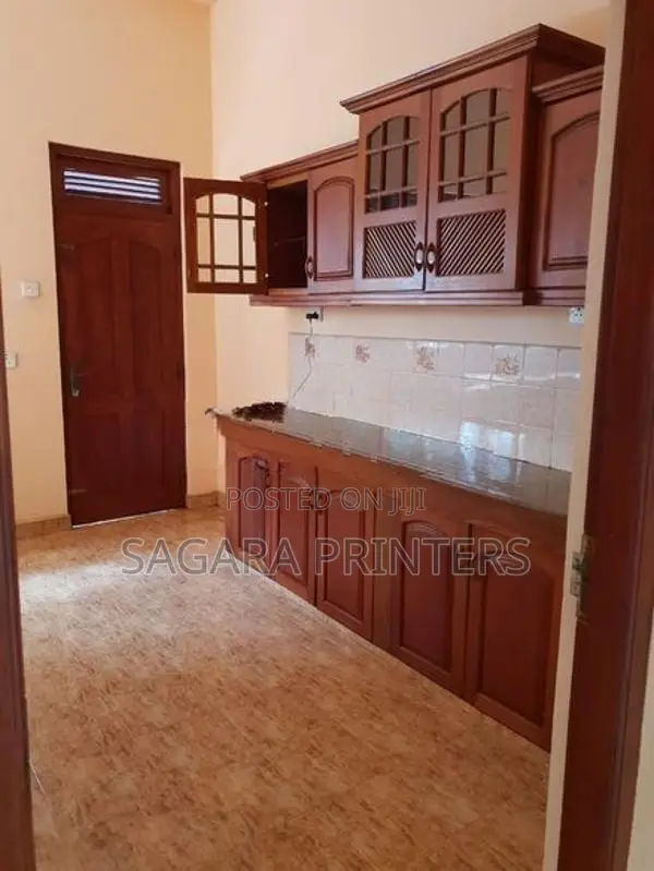 3 Bed Downstair House Rent in Kandy