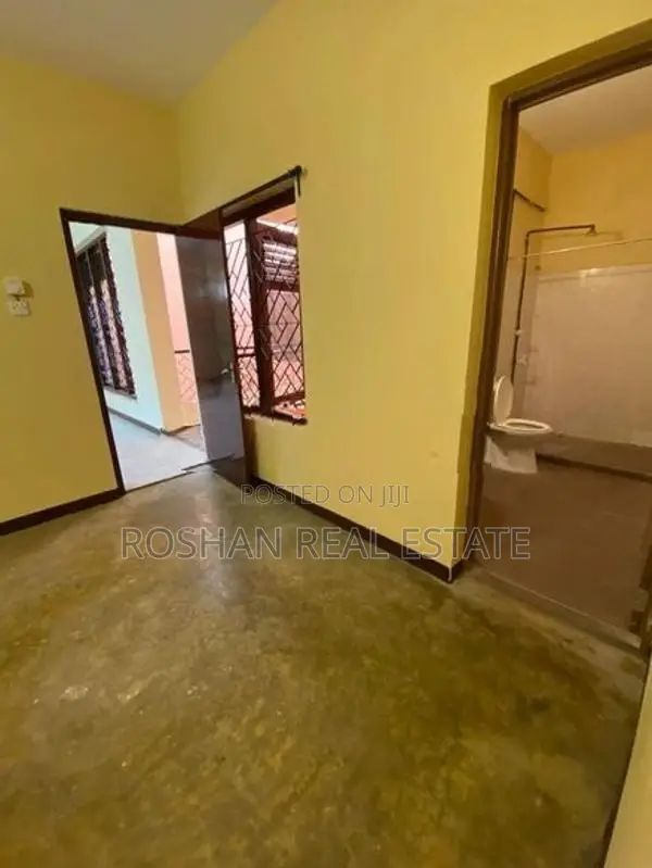 LUXURY THREE UNITS HOUSE FOR RENT COLOMBO 5 CHA2890