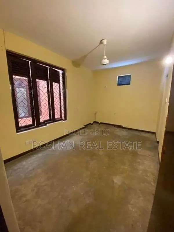 UNFURNISHED THREE UNITS HOUSE FOR SALE COLOMBO 5 CHA2891