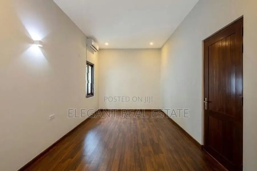 04 Bedroom 02 Storied Luxury House for Sale in Battaramulla (A1149)