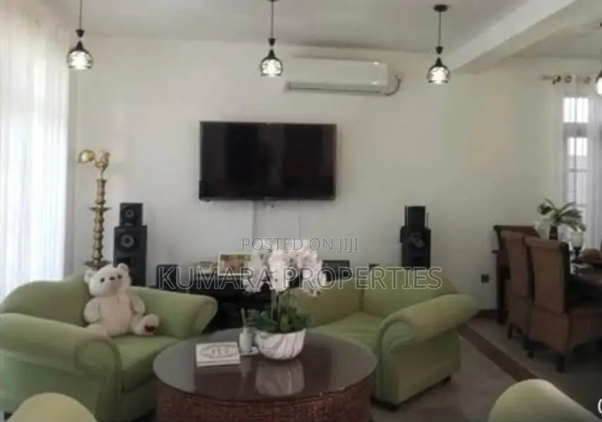 Beautiful 4-Bedroom House for Sale – Pandura