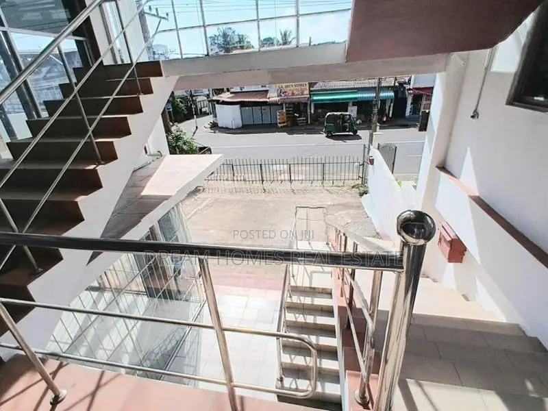 Commercial Building for Rent – Nugegoda (Stanley Tilakaratne Mawatha)
