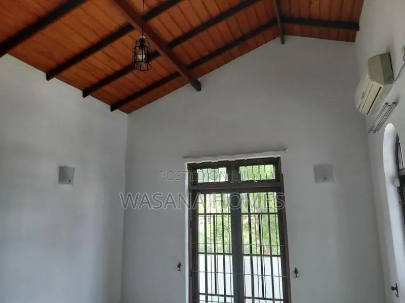 Excellent House for Sale Borelesgamuwa