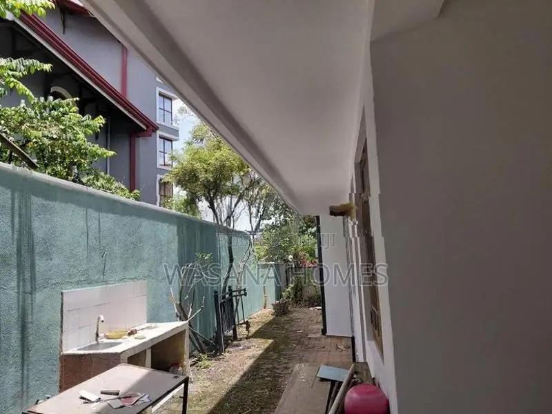 Excellent House for Sale Borelesgamuwa