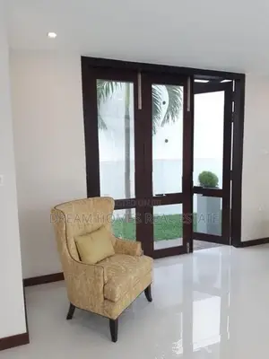 Fully Furnished 4BR Luxury House with Pool – Battaramulla