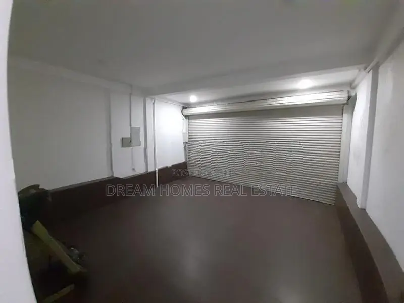Fully Furnished 4BR Luxury House with Pool – Battaramulla