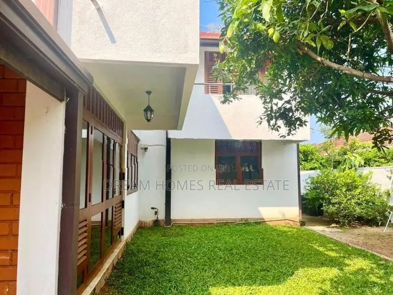 Well-Maintained 4 Br House – Mount Lavinia