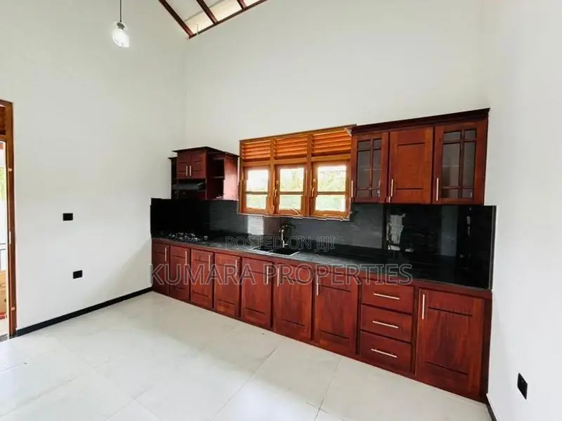 Beautiful Modern House for Sale – Bandaragama