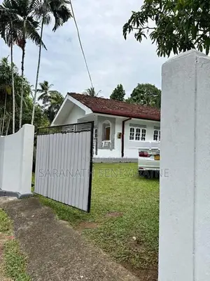 House for sale in Bandaragama-Kalutara Road (Moronthuduwa)